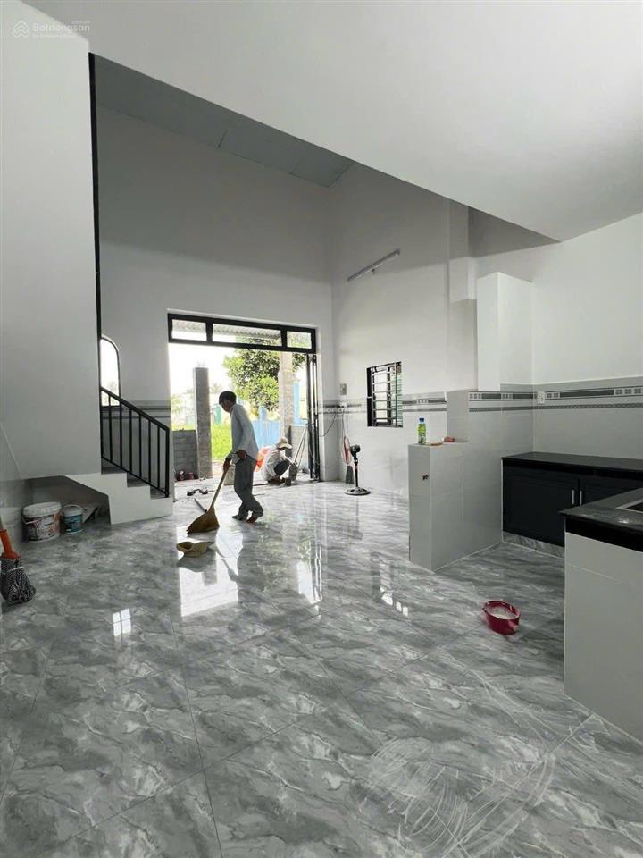 Chủ kẹt, nhà cần bán gấp  dt 125m2  tân an hội  củ chi  giá 800tr