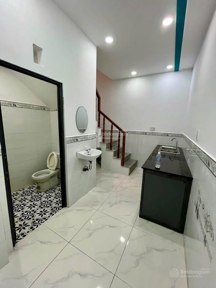 Chủ ngộp  bán gấp nhà , đường thanh niên , hóc môn , 150m2 , giá 2ty5