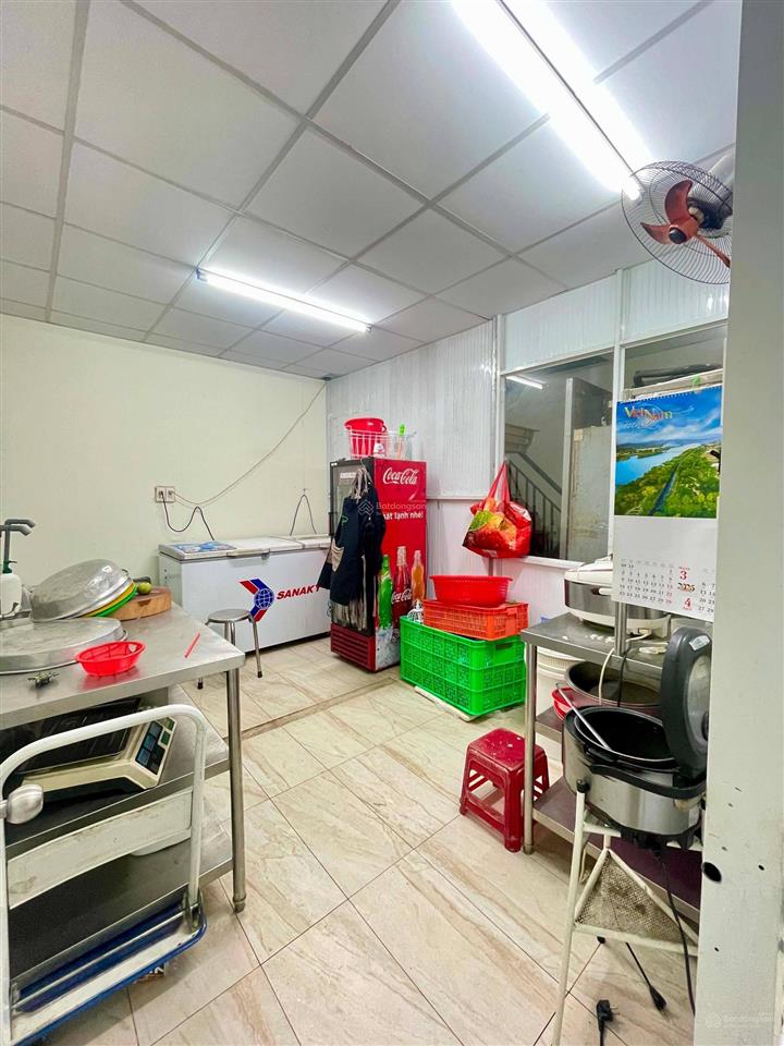 Chị gái bán nhanh về quê ở với bố mẹ  nhà đường đỗ đình nhân , thái mỹ , củ chi , hcm