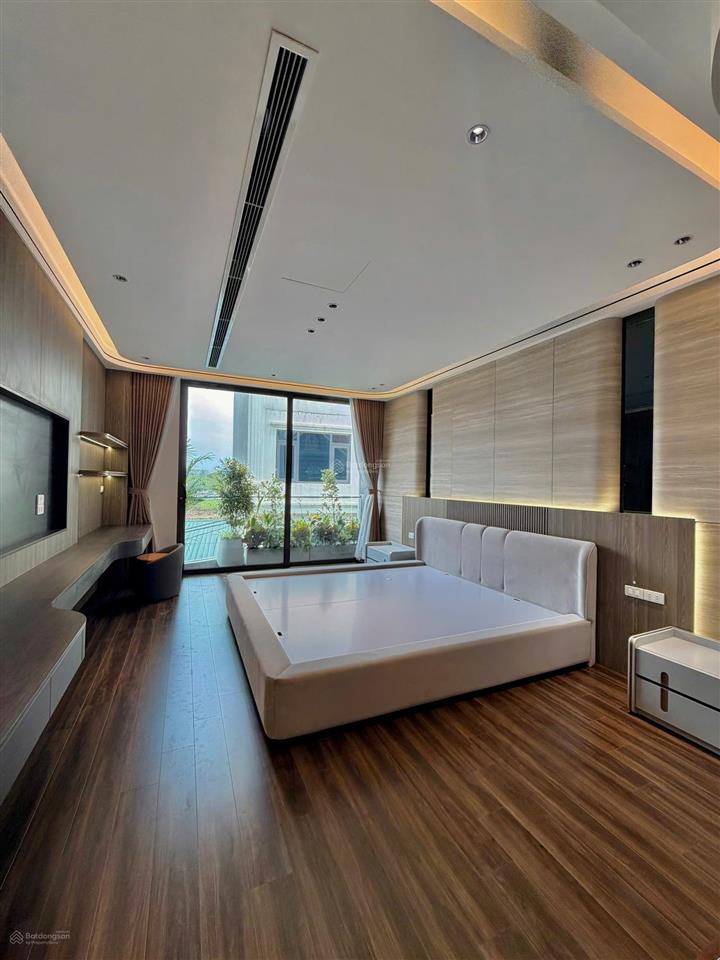 Bán nhà 7 tầng thang máy phố tân thụy, phúc đồng, long biên.
hàng xóm vinhomes.