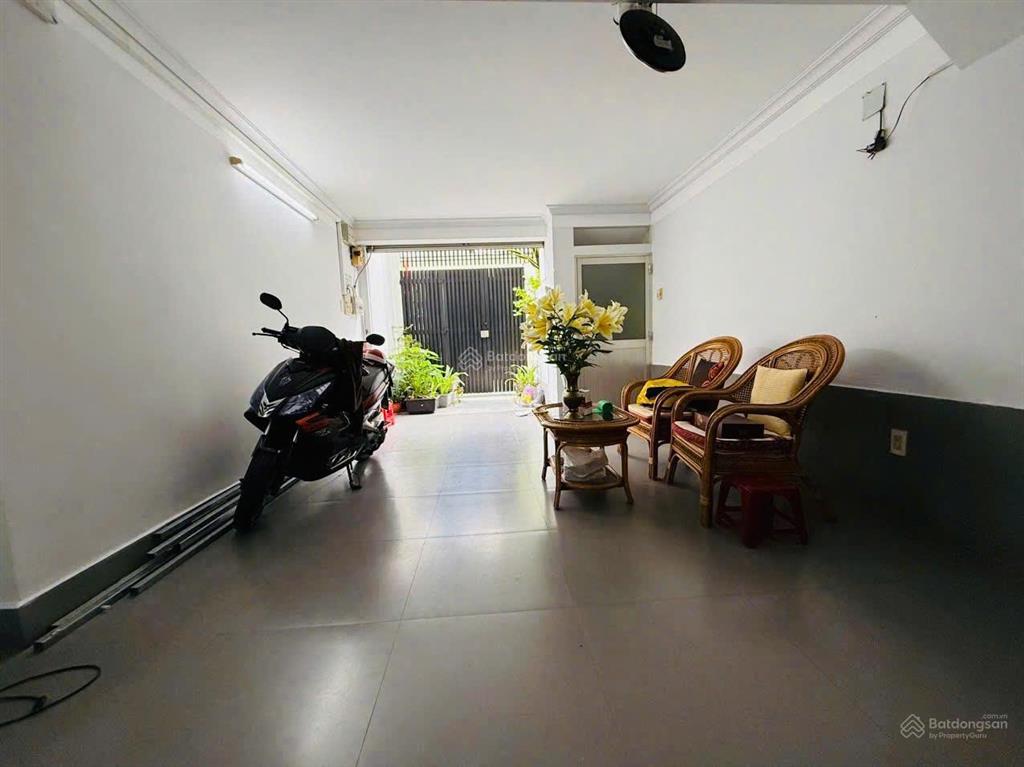 Nhà đẹp, hẻm sang, khu dân trí cao, đường lê quang định  5 tầng  4x16.5m