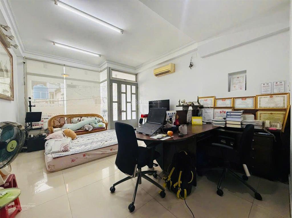 Nhà đẹp, hẻm sang, khu dân trí cao, đường lê quang định  5 tầng  4x16.5m
