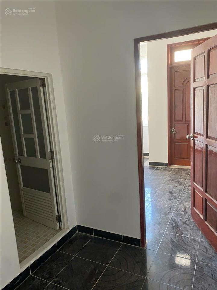 Nhà hẻm xe hơi lớn sau lưng hutech  ngang 6m nở hậu đẹp  đường ung văn khiêm