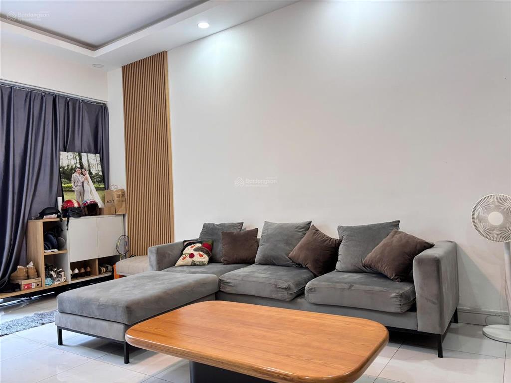 Nhà đẹp gần vincom nguyễn xí  4 tầng kiên cố, vuông vức 4,2x14m giá 11.2 ty