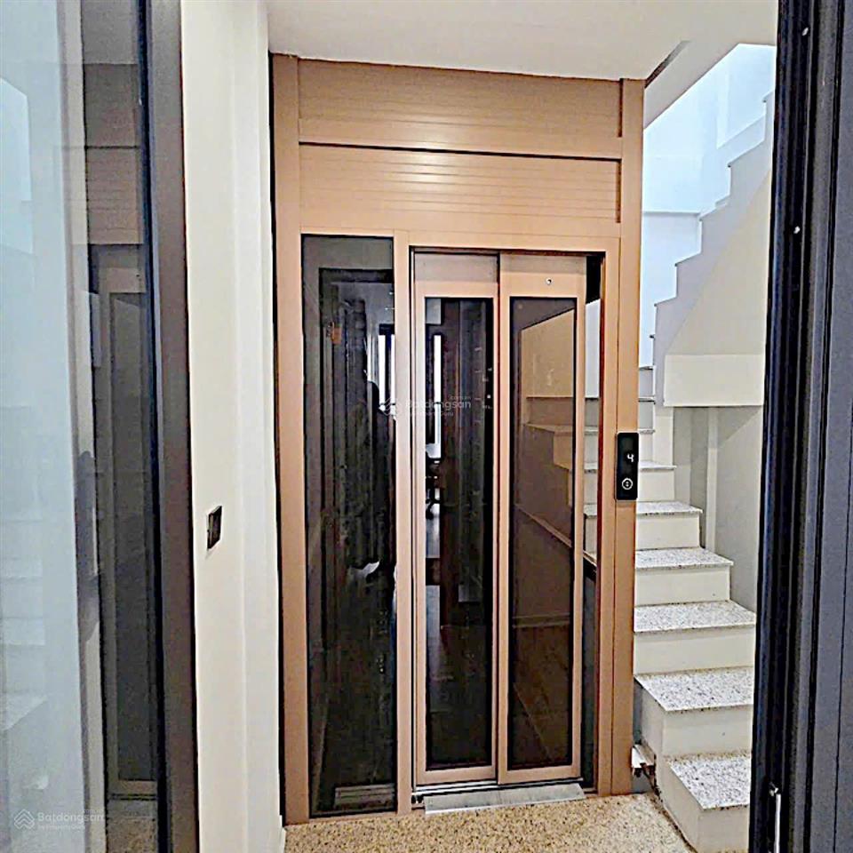 Bán nhà thuỵ khuê, view hồ tây, 7 tầng thang máy, 12 tỷ  vị trí đẹp, hiếm, cách mặt phố chỉ 20m