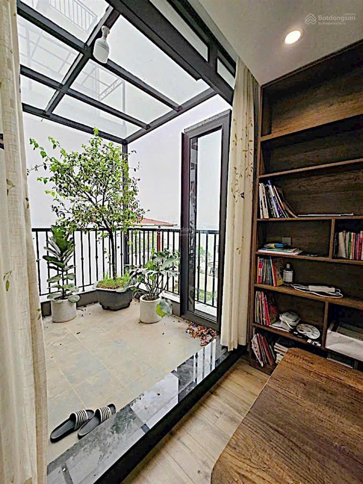 Bán nhà thuỵ khuê, view hồ tây, 7 tầng thang máy, 12 tỷ  vị trí đẹp, hiếm, cách mặt phố chỉ 20m