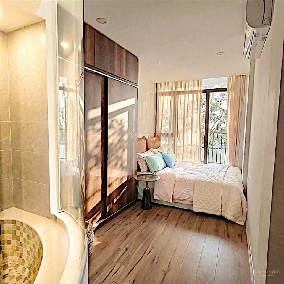 Bán nhà thuỵ khuê, view hồ tây, 7 tầng thang máy, 12 tỷ  vị trí đẹp, hiếm, cách mặt phố chỉ 20m