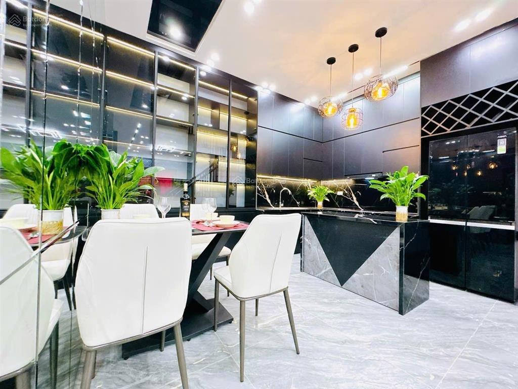 Bán nhà phố vương thừa vũ, thanh xuân,50m2, 12.8 tỷ, ô tô đỗ cửa, cách phố 20m, full đồ sẵn ở