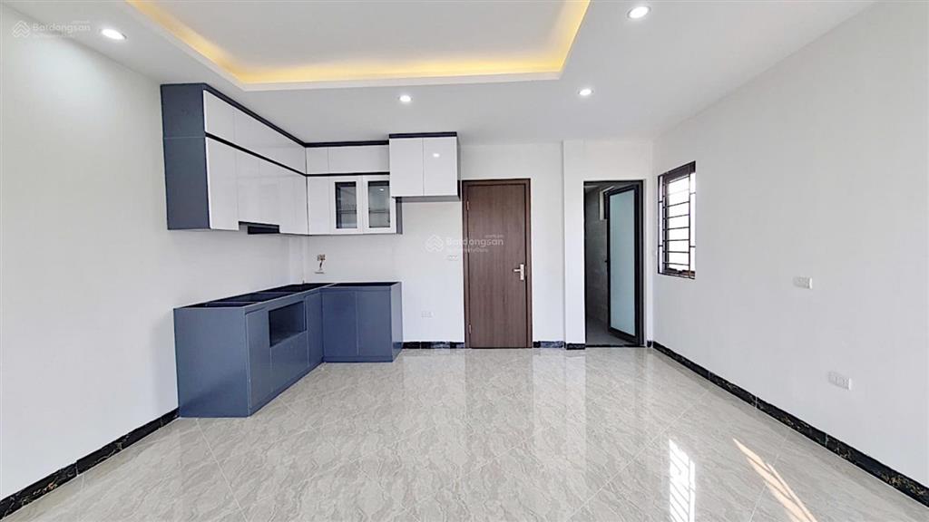 Phố định công, 42m2, mt 4m,12.x tỷ, thang máy, ôtô đỗ cửa, lô góc, kinh doanh