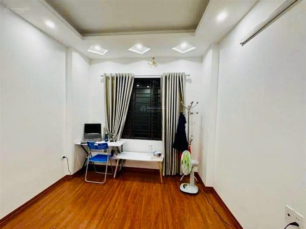 Nhà mới lô góc, ngõ thông dương văn bé 42m2 x 5 tầng, mt 3.5m, 10.3 tỷ view sunshine garden thoán