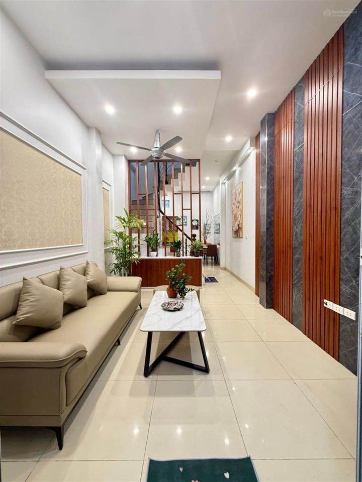 Bán nhà định công, vị trí đẹp, 35m2, nhỉnh 7 tỷ, 3 thoáng
