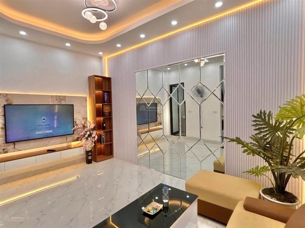 Phố thọ lão  hbt  32m², 5 tầng, 8 tỷ hơn, 2 thoáng, cách phố 20m