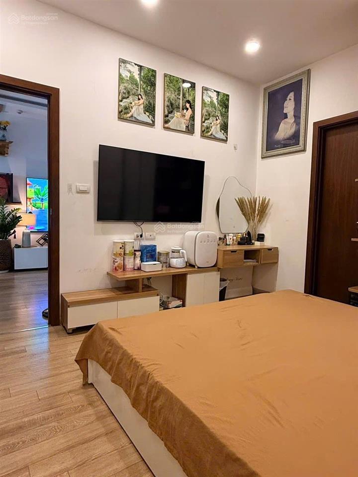 Bán căn hộ cc ecolacke đại từ, 2 ngủ 2 vs, giá hơn 4 tỷ vị trí toà cực đẹp, nằm ngay đầu phố đại