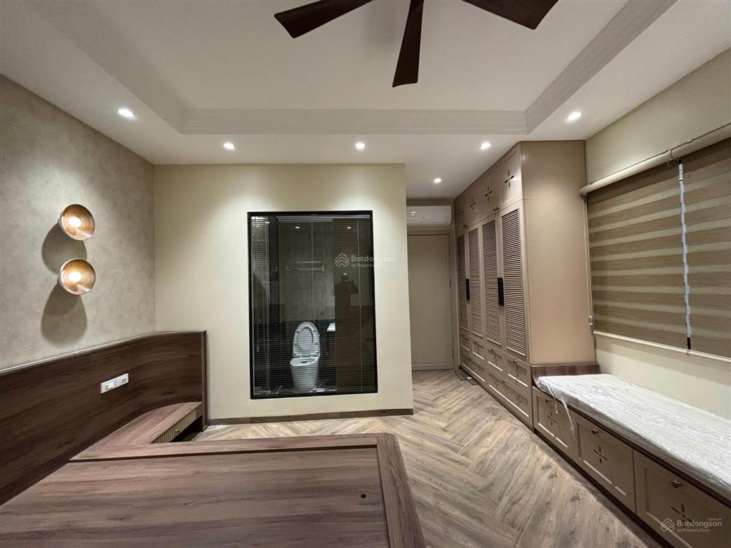Nhà mới 6 tầng tháng máy, ngay ngã tư lò đúc, nguyễn công trứ, 40m2, mt 9m