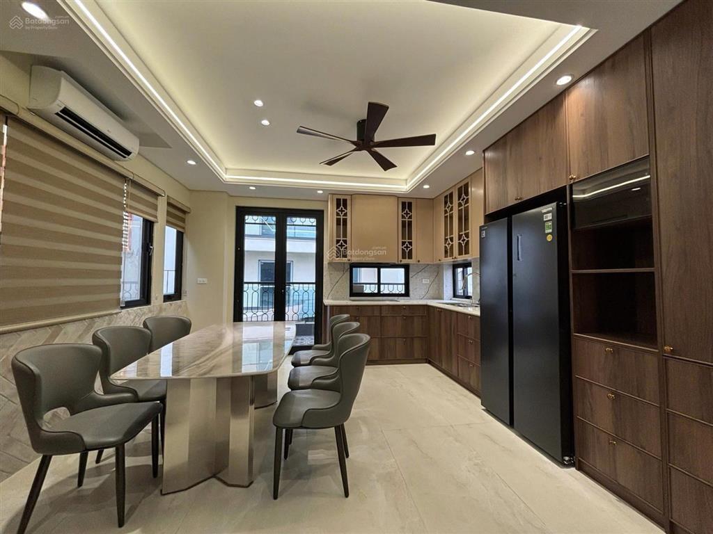 Nhà mới 6 tầng tháng máy, ngay ngã tư lò đúc, nguyễn công trứ, 40m2, mt 9m