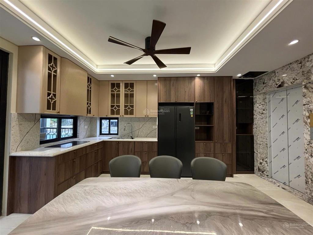 Nhà mới 6 tầng tháng máy, ngay ngã tư lò đúc, nguyễn công trứ, 40m2, mt 9m