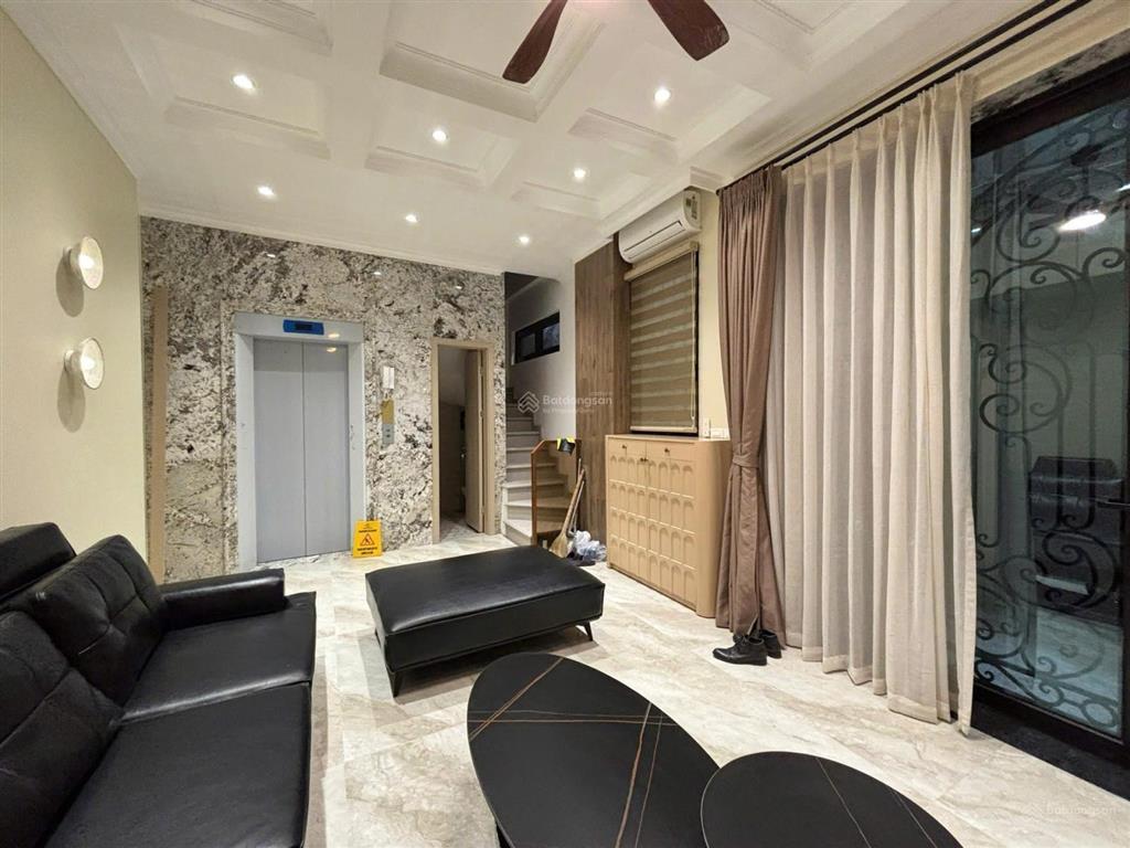 Nhà mới 6 tầng tháng máy, ngay ngã tư lò đúc, nguyễn công trứ, 40m2, mt 9m
