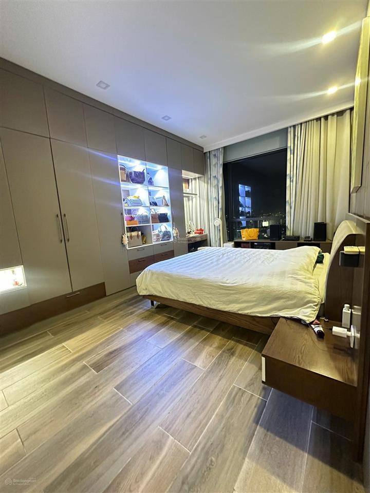 Chính chủ gửi căn hộ estella heights 4pn dt 195m2 giá bán 32 tỷ giá tốt nhất.  pkd 0919 869 ***