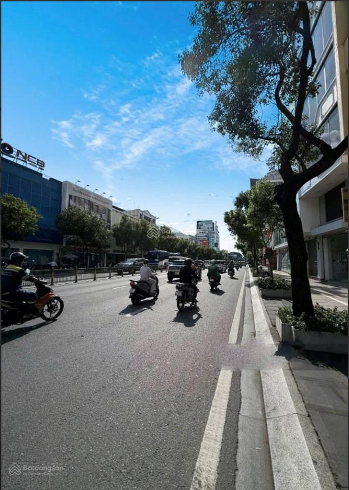 Cho thuê toà nhà 10l mặt tiền nguyễn văn trỗi, phú nhuận (10x20m) 2000m2 sàn