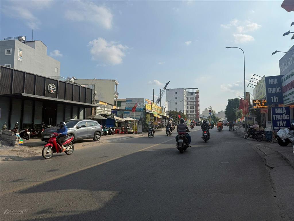 Tốt nhất mặt tiền nơ trang long  nhà cấp 4 cũ dt 7x29 tiện xây mới  chỉ 19.9 tỷ