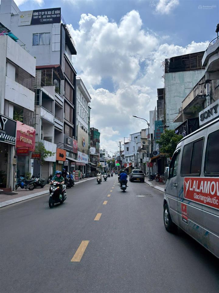 Hẻm xe hơi né nhau, sau lưng căn mặt tiền bạch đằng  nhà 3 tầng đẹp lung linh dt 6x15