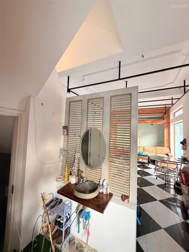 Chính chủ bán nhà căn góc 2 mặt tiền trường sa  nhà 3 tầng dt 18x5 vuông vức  23 tỷ