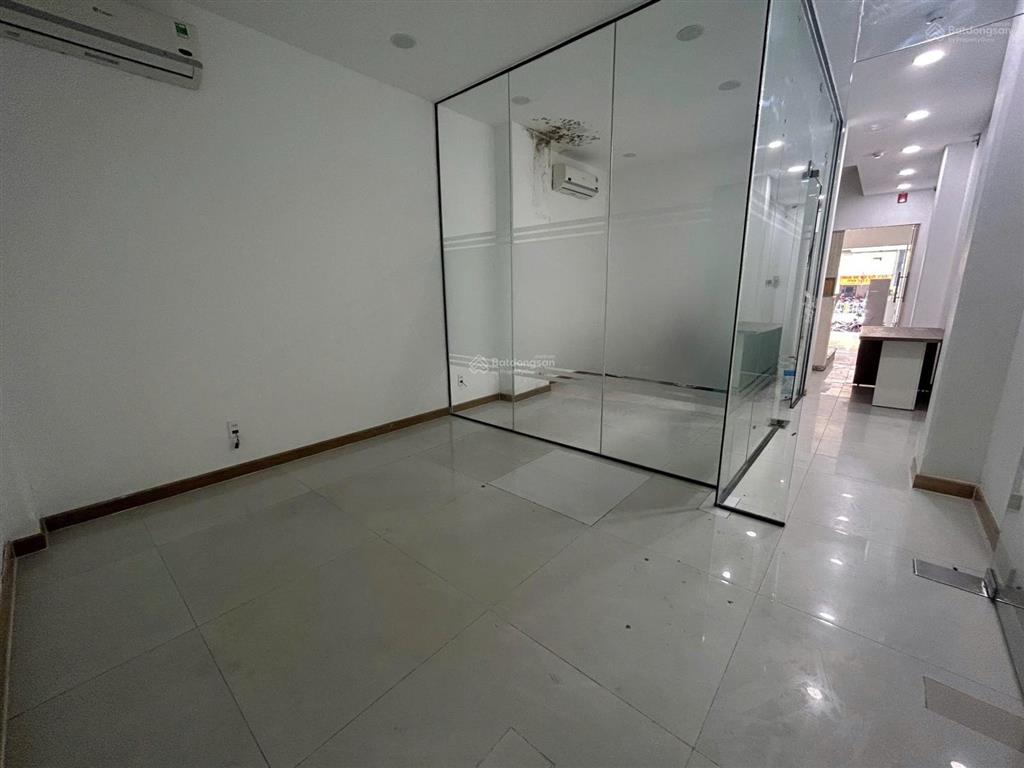 Chính chủ bán nhà mặt tiền phan đăng lưu ngay ngã tư phú nhuận, 7 tầng có thang máy dt 4x25