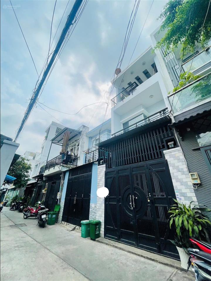 Anh chủ ngộp bank cần bán gấp nhà 4 tấm btct , dt4x14 chưa tới 6đ , thích hợp xây cho thuê