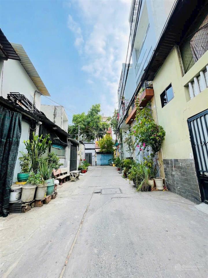 Chủ cần bán gấp nhà 4,5 tấm btct chỉ 6t6 tl hẻm xe hơi thông , full công năng xách vali vào ở ngay