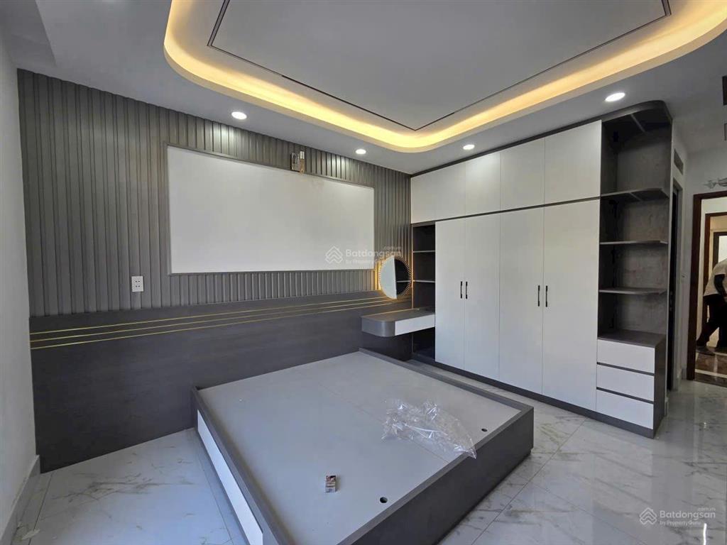 Nhà xây mới hẻm xe hơi dt4,27x14 đúc 4tấm btct 4pn 5wc chỉ 7t3 full nội thất, phù hợp gđ đông