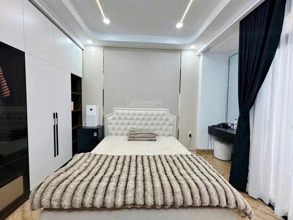 Chủ ngộp cần bán gấp nhà siêu đẹp dt 4x21 full nội thất 5 tấm chỉ 8t5 tl, a/c xách vali ở