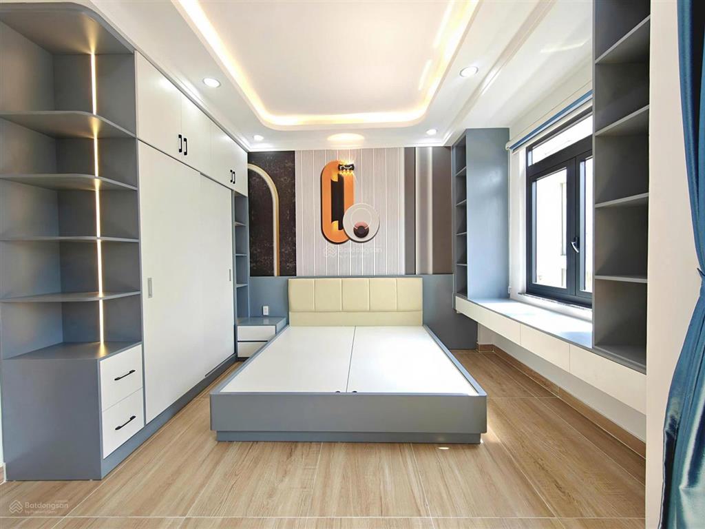 Nhà giáp khu tên lửa dt5,2x10,5đúc 5 tấm btct có thang máy full nt chỉ 7t6 tl mạnh a/c sở hữu