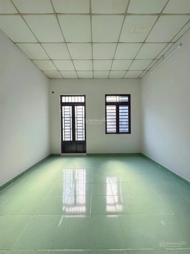 Cho thuê nhà 1/ lê văn quới ,dt4x14 1 lầu  2pn 2wc hxh rộng rãi chỉ 12tr/tháng còn thương lượng