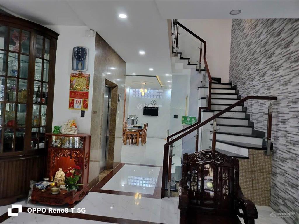 Bán nhà mặt tiền 4 tầng ngay kdc intresco xe hơi, ngang 5m, giáp bến xe quận 8, hoàn công đủ