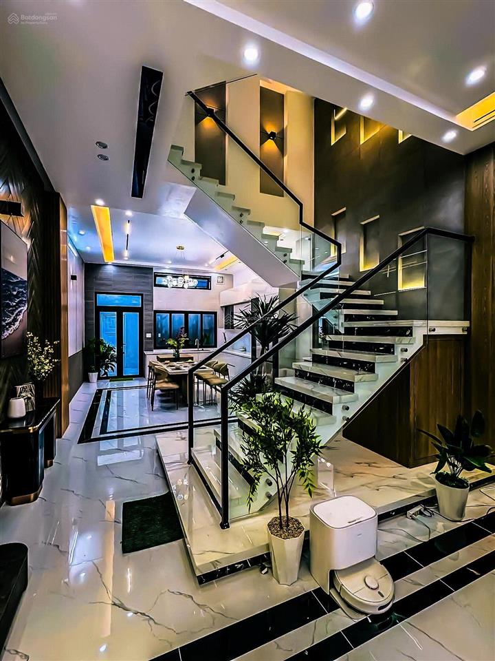 Nhà mới 3 tầng mặt tiền nguyễn triệu luật chỉ 7.5 tỷ