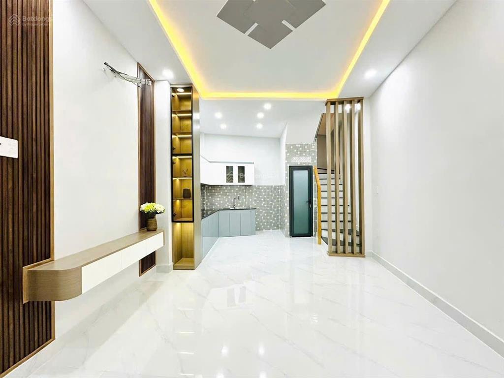 Kẹt tiền bán gấp nhà trần xuân soạn, 2 tầng, 4.2x13m, sổ vuông a4