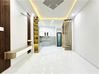 Kẹt tiền bán gấp nhà trần xuân soạn, 2 tầng, 4.2x13m, sổ vuông a4