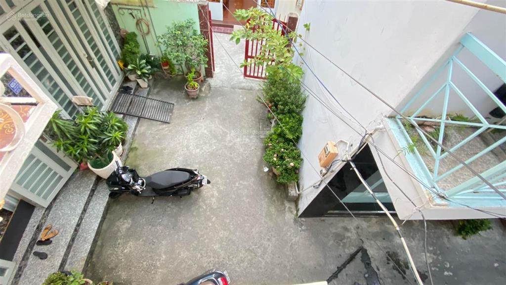 Kẹt tiền bán gấp nhà trần xuân soạn, 2 tầng, 4.2x13m, sổ vuông a4