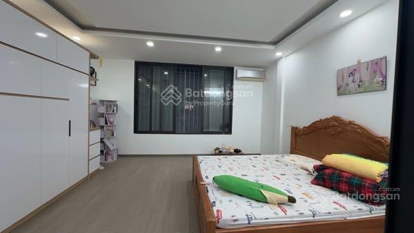 Nhỉnh 8 tỷ  nhà 32m2x4 tầng ô tô đỗ cửa 2 mặt ngõ ô tô đỗ  văn quán cạnh tòa rainbow