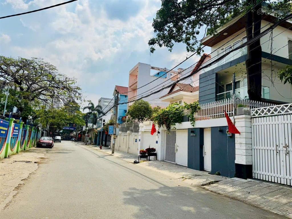 Nhà cây trâm dt 5x17 2 lầu đường 10m thông thoáng giá 9.9 tỷ tl 0909 775 ***
