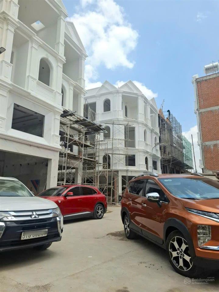 Bán nhà mặt tiền 65m2, 3 lầu, phú định quận 8, 6,5 tỷ tl