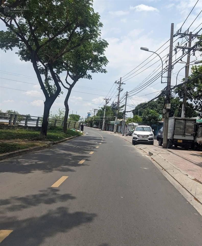 Quận 8 bán nhà mặt tiền view bờ sông 100m2, 4.5x26m giá chỉ hơn 5. tỷ!