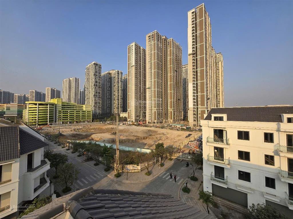 Chính chủ bán nhà lk căn góc khu b mới geleximco b1018. lô góc vip đầu thông vinsmart city