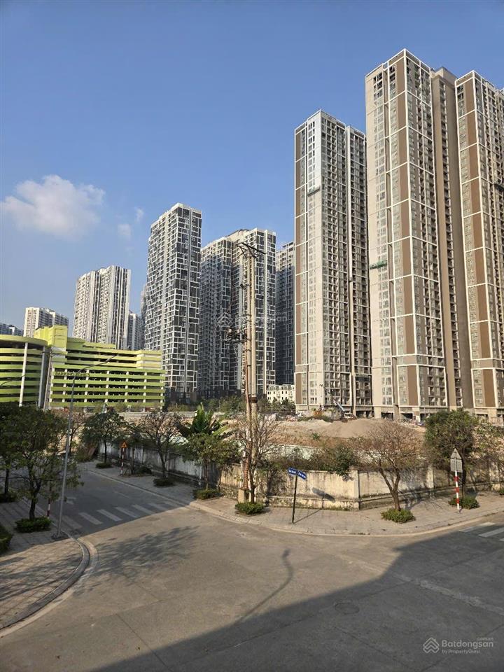 Chính chủ bán nhà lk căn góc khu b mới geleximco b1018. lô góc vip đầu thông vinsmart city