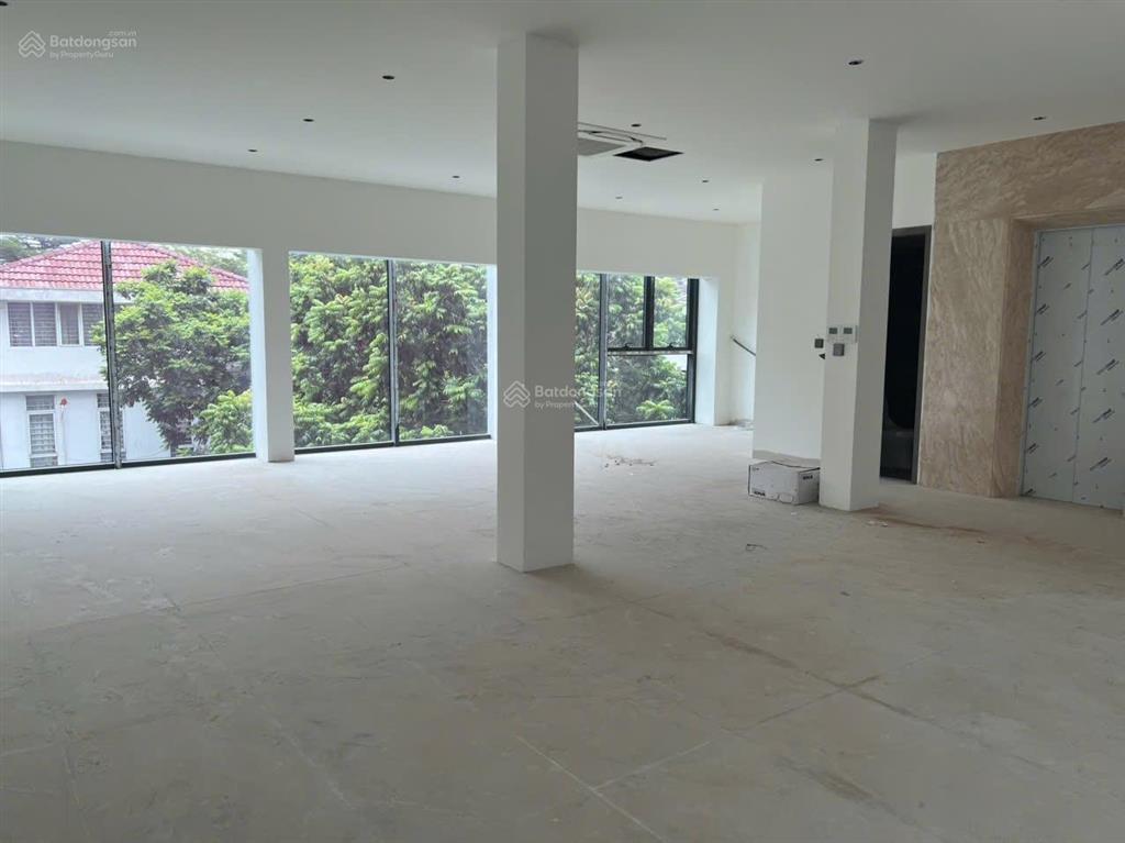 Chính chủ cho thuê tòa nhà văn phòng tại kđt văn khê, dt sàn 470m. giá 55tr