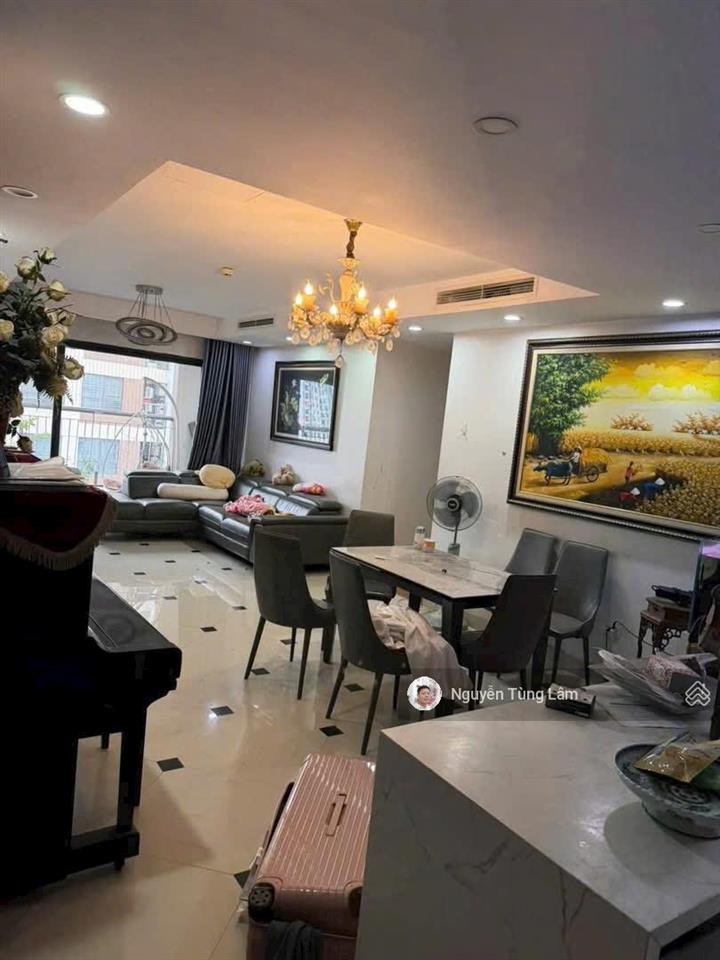 Bán căn góc 120 m2, 3 ngủ, ct15 green park việt hưng  nội thất tiền tỷ