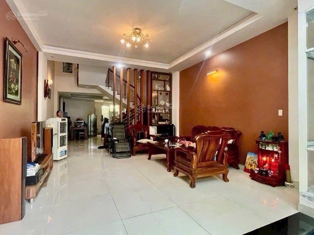 Bán gấp nhà đẹp giá mềm 4tỷ250tr/82m2 tại văn thân,q6.có shr sang tên ngay.có ngân hàng hỗ trợ vay