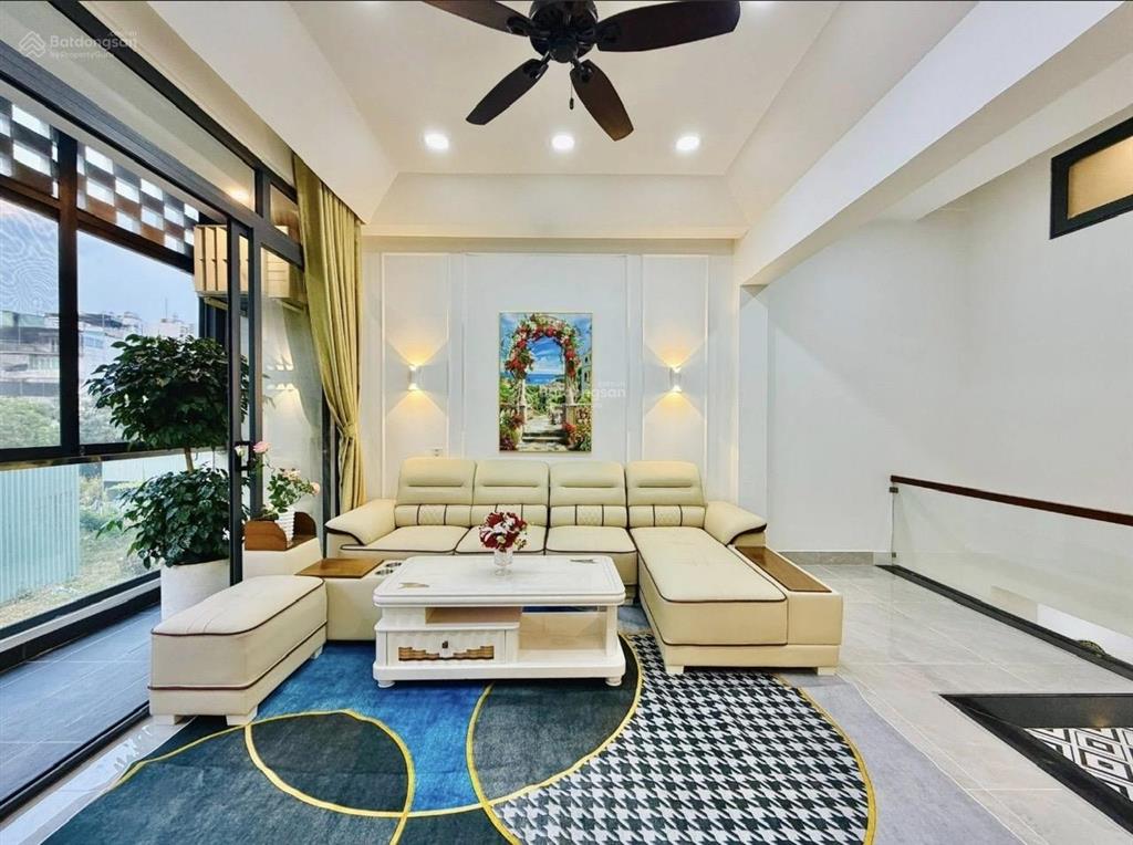 Nhà đẹp cực luxury tại vị trí vàng tt lý tự trọng,q1 chỉ 6tỷ590tr/88m2.shr sang tên công chứng ngay