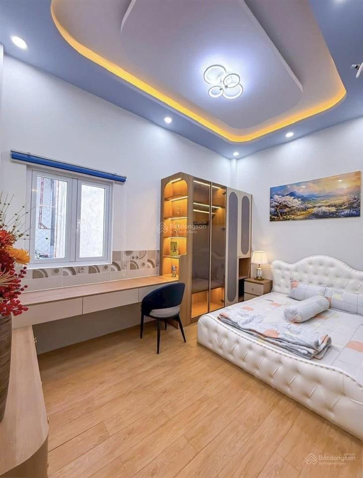 Giá rẻ bất ngờ tốt nhất khu vực chỉ 3 tỷ 890tr sỡ hữu ngay nhà đường hoàng diệu, q4 tận 80m2. shr