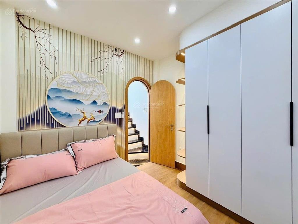 Cần bán nhà gấp ngay khu vực huỳnh văn bánh,phú nhuận 4tỷ490tr/79m2.có shr,ngân hàng hỗ trợ vay